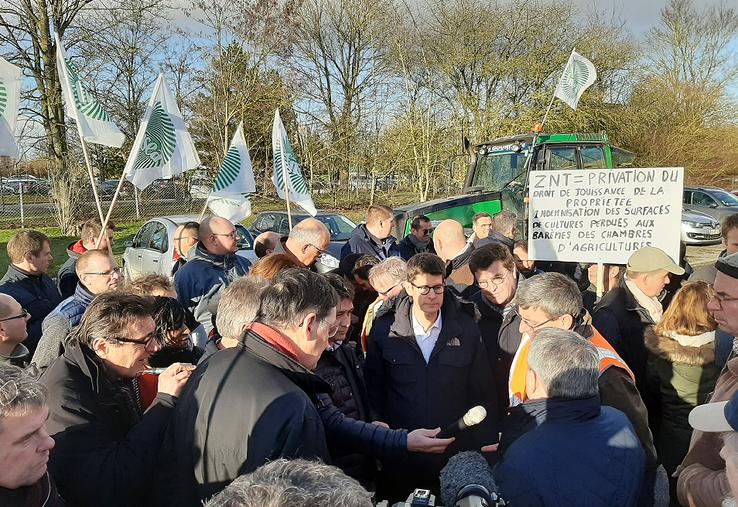 Si le vote des agriculteurs est partagé en trois grandes tendances, une majorité d’entre eux penche vers la droite et le centre.