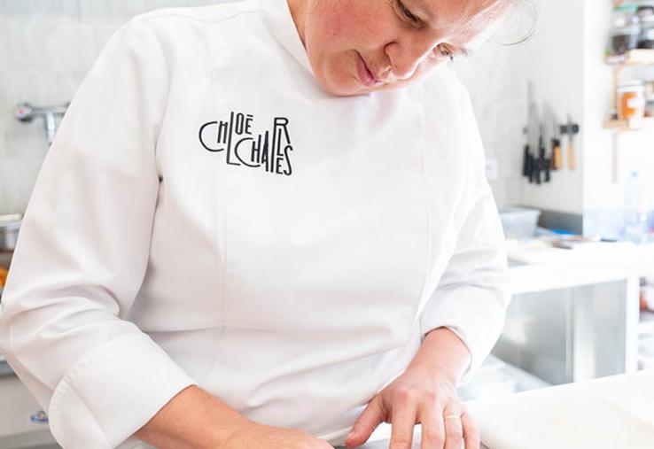 La cheffe Chloé Charles s’est faite connaître  par sa participation à l’édition 2021 de l’émission Top Chef. 