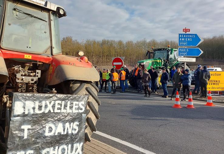 Il y a quelques mois, puisque le retournement des panneaux indiquant l’entrée et la sortie des villes et villages de la Somme n’a pas suffi, une action plus franche serait engagée. 