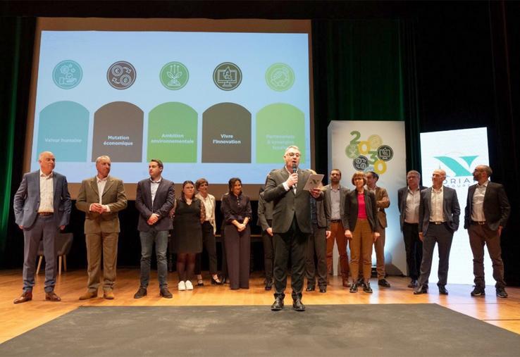 À l’occasion de son assemblée générale, le 21 janvier dernier à Amiens (80), David Saelens, président, Damien François,  directeur, entourés d’une partie des membres du conseil d’administration et du comité directeur ont présenté la feuille  de route qui va s’appliquer au groupe pour les cinq prochaines années. 