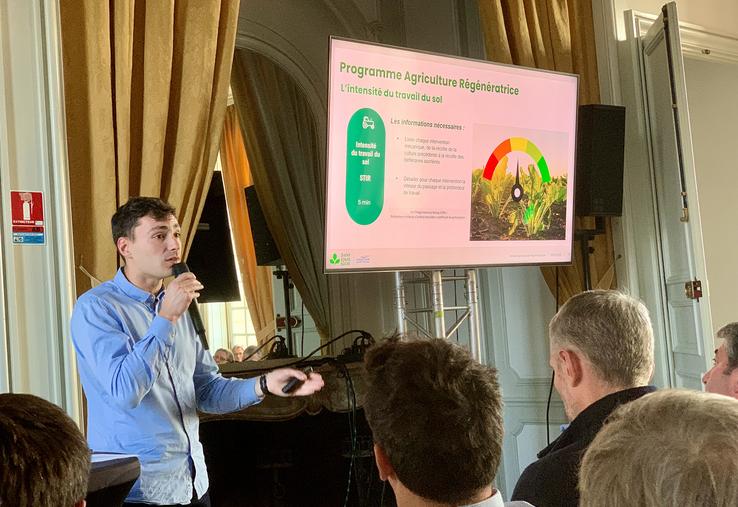 «Nous travaillons sur la couverture des sols, la diversité des plantes cultivées, la biomasse des couverts et l’intensité de travail  du sol. Les émissions gaz à effet de serre en découlent», explique Ughau Debreu, en charge de la durabilité chez Saint Louis Sucre. 