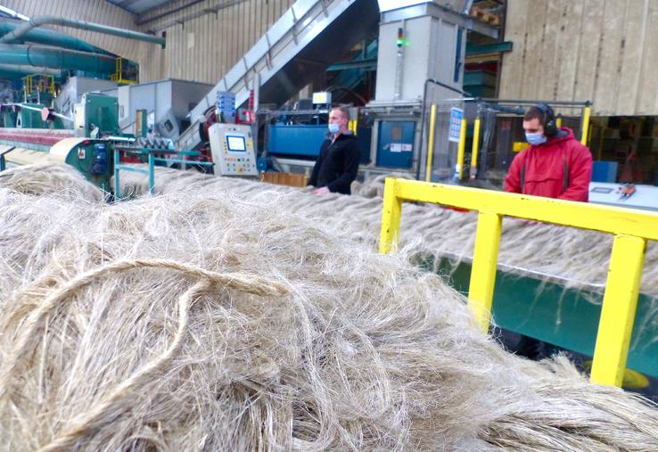 Technicien de ligne de teillage est un poste qui nécessite «de l’énergie et du courage». Le SRGEA recrute les personnes  qui conviennent grâce à une méthode efficace. 