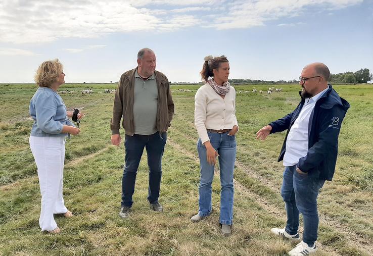 Pour Roland Moitrel, qui a accueilli Marie-Sophie Lesne en baie de Somme le 7 juillet : «Le métier d’éleveur dans la baie,  ça ne s’apprend pas tout seul. Il ne faut pas attendre qu’il soit trop tard pour transmettre dans de bonnes conditions.»