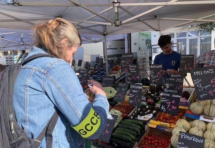Les contrôles permettent notamment de lutter contre la francisation de produits importés et la concurrence déloyale. 