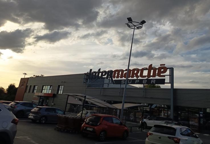 Intermarché se prépare face au mouvement social Bloquons tout en constituant des stocks.