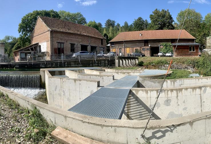 Pour assurer la continuité écologique de la rivière Airaines, le pisciculteur a dû construire une passe à poissons. Un investissement de 250 000 €, financé à hauteur de 99 000 €. 