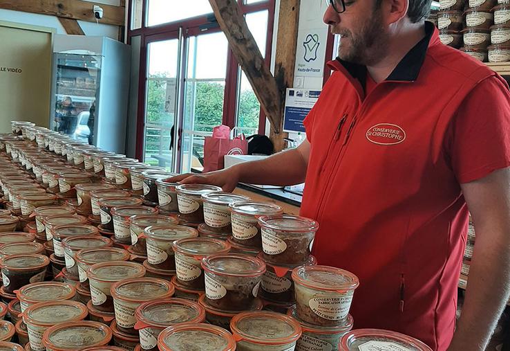 Simon Van Oost perpétue la tradition d’un approvisionnement local héritée  de ses parents pour ses recettes. 