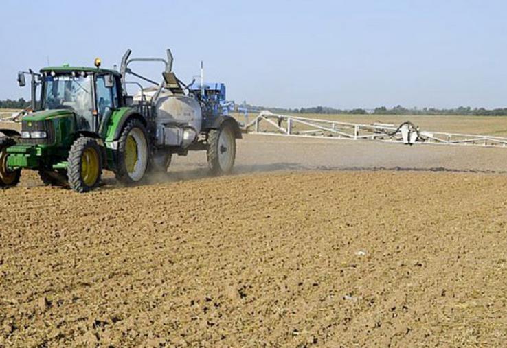 Les conditions d'application du prosulfocarbe, la distance à respecter ou encore l'usage de matériel antidérive sont autant  de règles à connaître. 