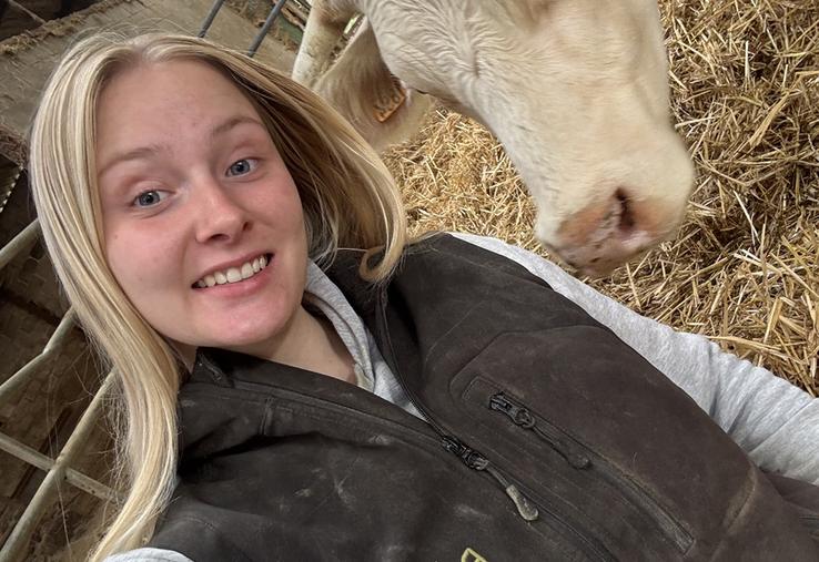 Louna Bonard : «certaines personnes peuvent encore penser qu’être agriculteur est un métier d’homme. Je veux montrer que les femmes sont autant capables.» 