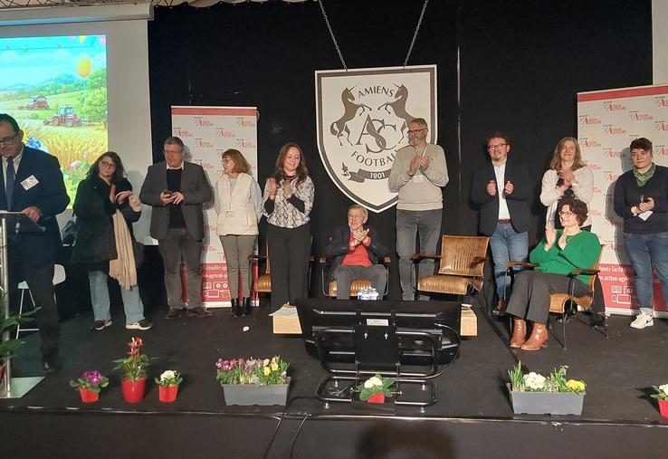 Toute l'équipe de l'Action agricole picarde, de gauche à droite, François Magnier, Maryline Depuille, Dominique Mistarz, Sylvie Desanlis, Margaux Bart, Dominique Gay, Vincent Fermon, Alix Penichou, Charlotte Thiébaut. Assis : Daniel Rigaux et Nicole Ouvrard.