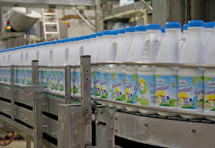 Sodiaal, c’est des marques comme Candia, Entremont, Yoplait… En tout, la coopérative collecte plus de 4 milliards de litres de lait par an. 