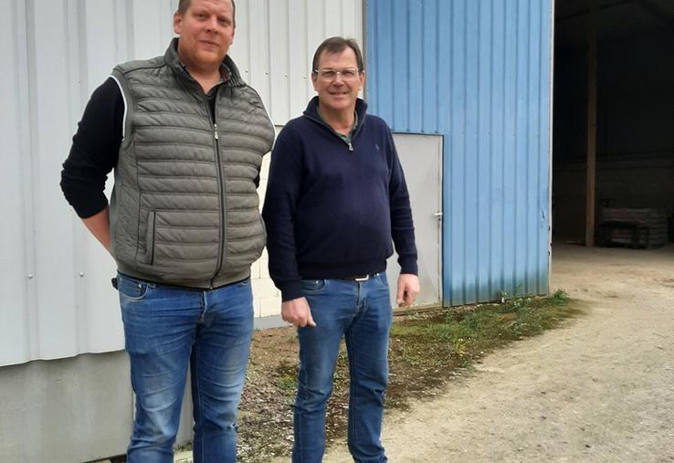 Camille Crampon, installateur en vidéosurveillance, et Régis Margotin, agriculteur, ont travaillé main dans la main pour sécuriser le corps de ferme victime  d’un cambriolage en 2024. 