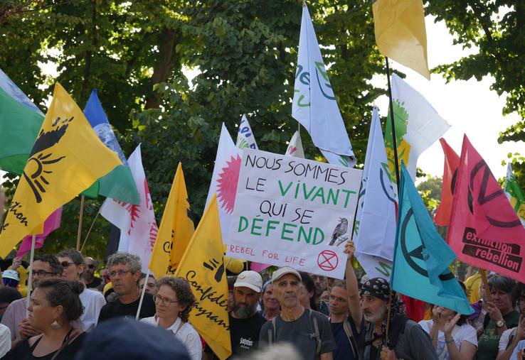 manifestation contre la loi d'urgence agricole