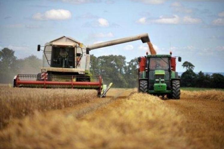 En principe, un employeur ne peut pas faire travailler son salarié plus de dix heures par jour, 48 heures par semaine 
et 1 940 heures par an (ou 2 000 heures pour les entreprises qui emploient un seul salarié permanent et les Cuma).