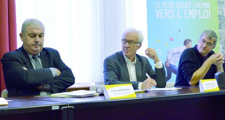 Née en 1954 «en plein boom de l’agriculture», l’Apecita fête ses 60 ans cette année. De gauche à droite : Gilbert Keromnes, président, 
Philippe Pelvet, directeur, Bertrand Delesalle, délégué régional.