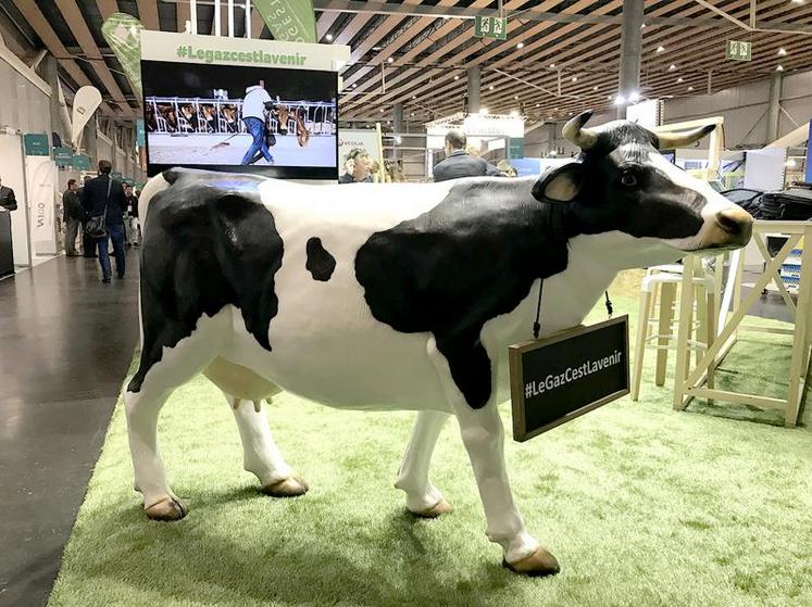 Le message porté par cette vache dans les allées d’Expobiogaz était clair. Pour les acteurs de la filière, «le gaz, c’est l’avenir». 