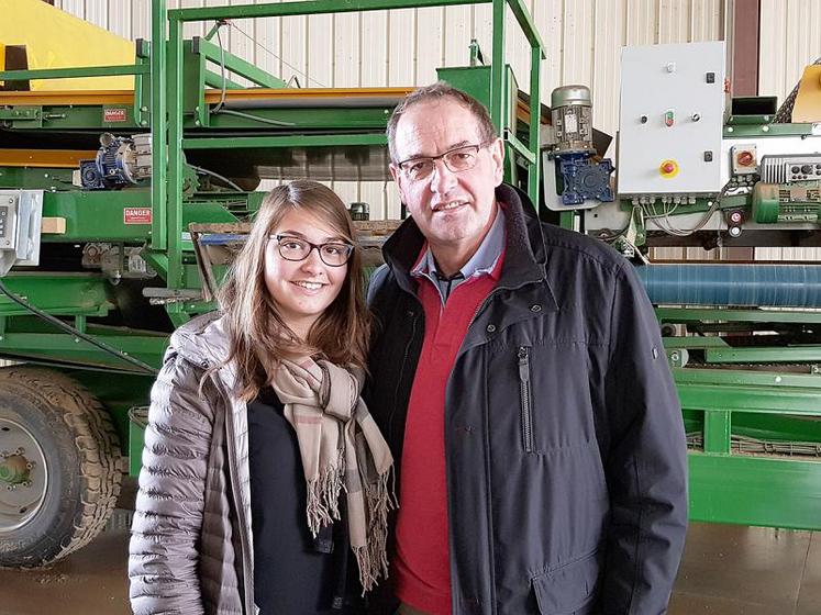 Fille et père réunis pour un même projet.