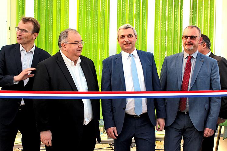 Philippe Choquet, directeur d’UniLaSalle, Olivier Girault, membre du conseil d’administration d’UniLaSalle, Aymeric Bourleau, vice-président de l’agglomé­ration du Beauvaisis représentant Caroline Cayeux, et Denis Pype, président de la commission  agriculture et agroalimentaire du Conseil régional des Hauts-de-France, représentant Xavier Bertrand.