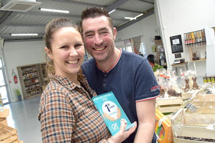 Julie et Guillaume ont ouvert Locavrac, leur magasin de vente en vrac, le 16 janvier 2018. Un an plus tard, 10 000 clients ont pris leur carte de fidélité.