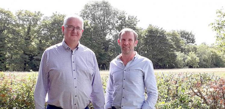 De gauche à droite : Olivier Brasset, président de la coopérative féculière de Vecquemont, et Bruno Poutrain, son directeur.