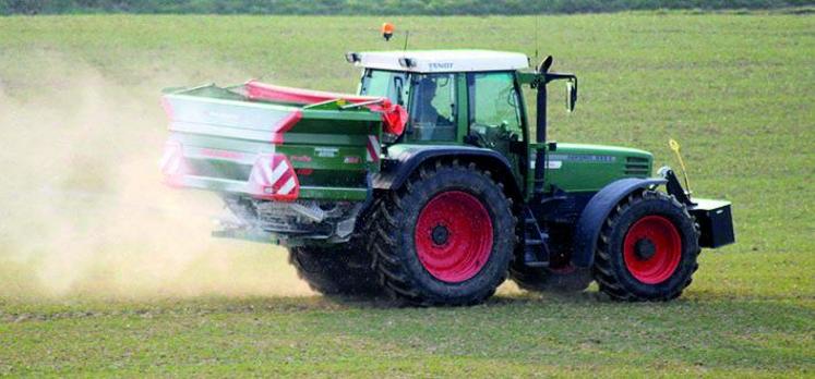 L’urée solide reste un engrais azoté fort prisé des agriculteurs.