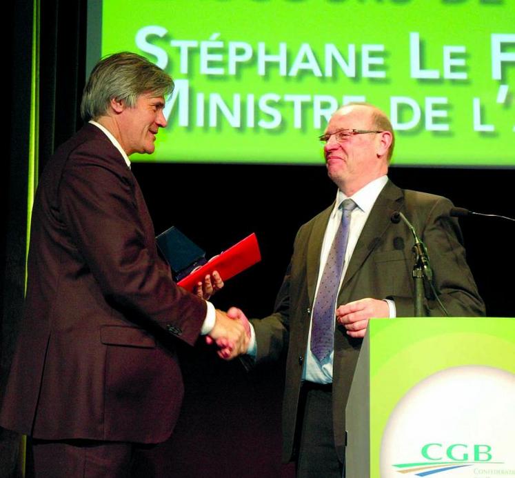 Stéphane Le Foll et Eric Lainé, président de la CGB, à la fin de l’assemblée.