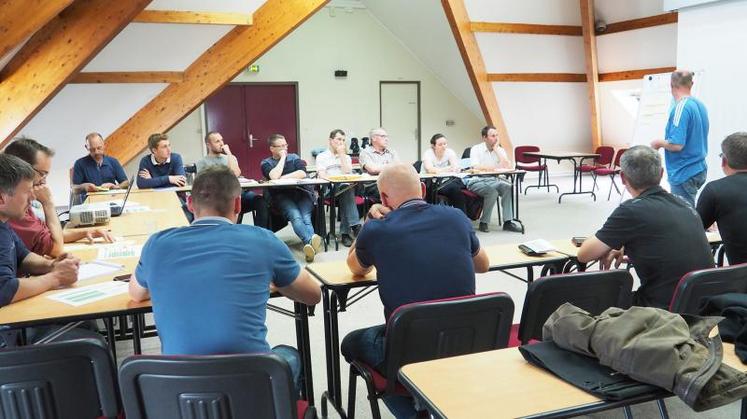 Le 24 mai, les deux groupes se sont réunis au lycée de Radinghem, dans le Pas-de-Calais, pour comparer leurs avancées et échanger.