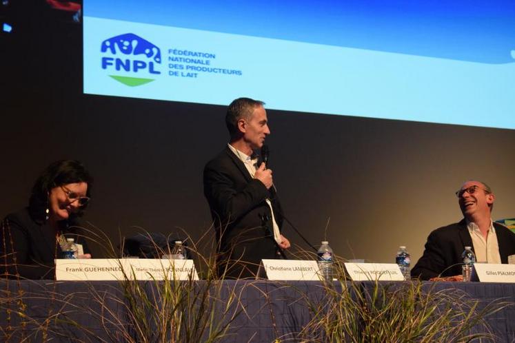 De gauche à droite : Marie-Thérèse Bonneau, première vice-présidente, Thierry Roquefeuil, président, André Bonnard, secrétaire général, à l’assemblée générale de la FNPL, à Vannes (Morbihan), le 14 mars dernier.