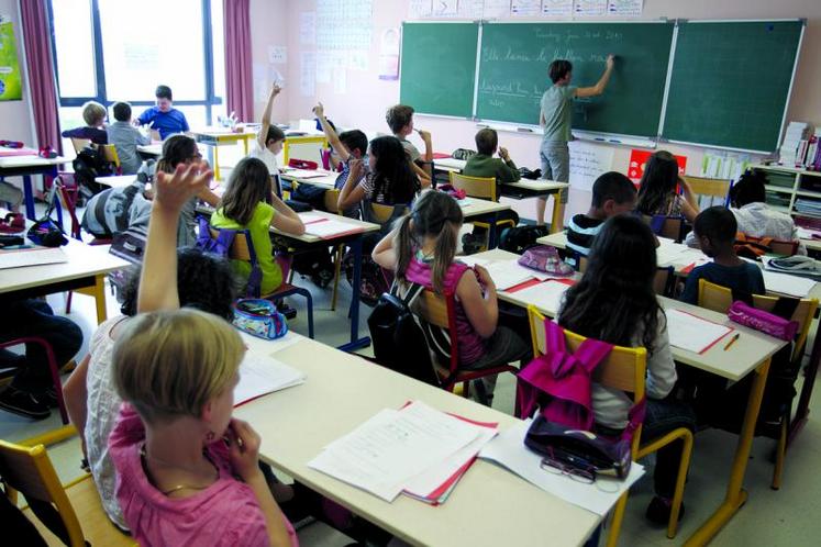 L’ARS permet d’aider les foyers à financer les dépenses occasionnées par la rentrée scolaire des enfants âgés de 6 à 18 ans.