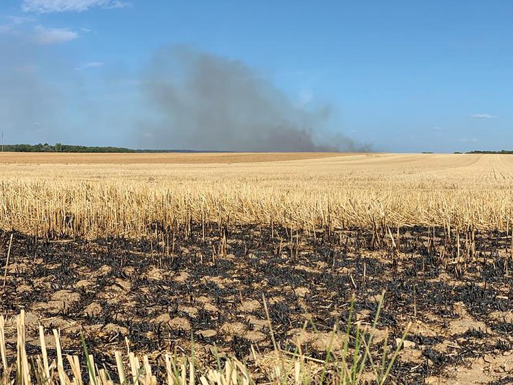 Prévenir les départs de feu et savoir réagir en cas d’incendie est primordial pour moissonner sereinement.