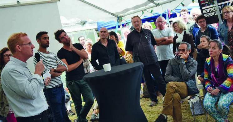 De gauche à droite : Frédéric Fauvet, Alexandre Cabral, Rémi Brasseur et Boris Pelosov, certains des membres fondateurs de l’association Terres Zen