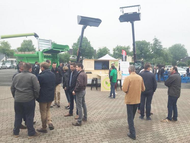 En marge de l’assemblée générale, les adhérents des Cuma ont pu découvrir une exposition de matériels et d’outils 
agricoles.