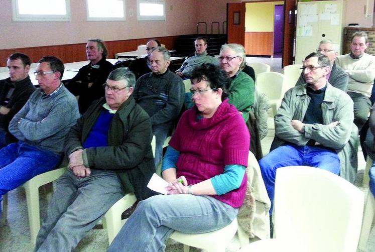 Les participants à l'assemblée de Gamaches.