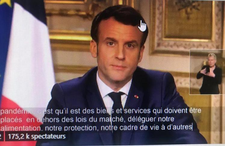 «Déléguer notre alimentation, notre protection, notre capacité à soigner, notre cadre de vie au fond, à d'autres est une folie, a lancé le chef de l'Etat.