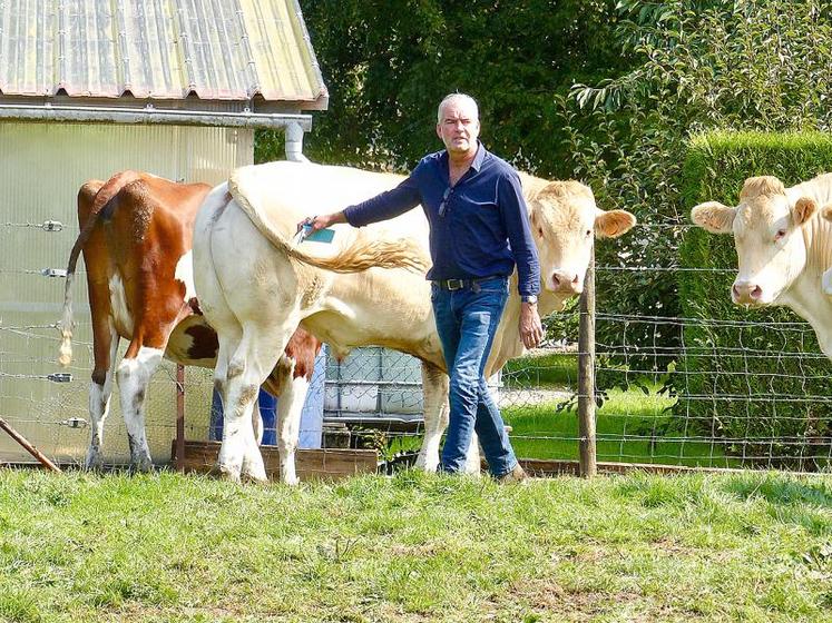 Henri Ducrocq a acheté sa première vache à quatorze ans. 