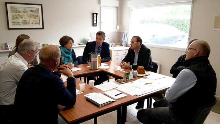 Seul Emmanuel Macquet et Nicolas Blin ont répondu présent à l’invitation lancée par la FDSEA et les Jeunes agriculteurs de la Somme.  