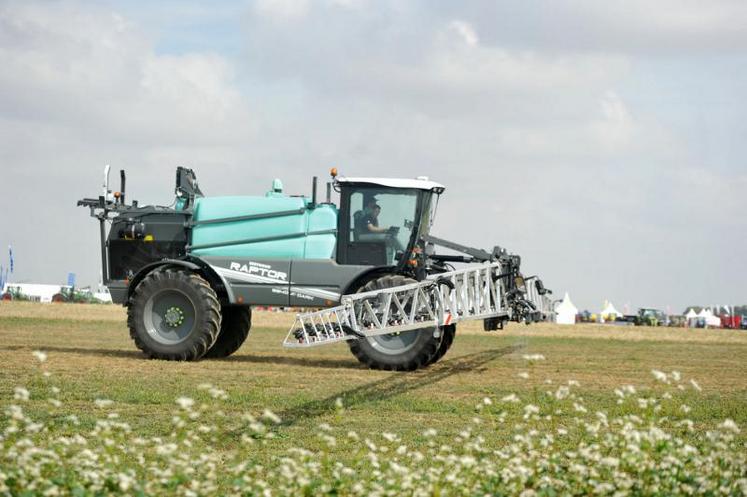 La stabilité des rampes est un point important pour limiter la dérive lors de la pulvérisation. Les nouveaux modèles 
présents sur le marché sont très performants à cet égard.