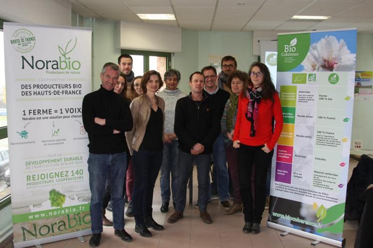 Plusieurs membres du bureau de Norabio se sont réunis pour formaliser l’adhésion de la coopérative dans la démarche Bio cohérence, le 1er décembre, à Arras.