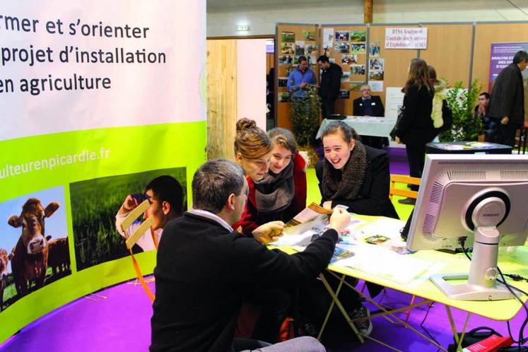 Les conseillers des Points info installation de l’Aisne, de l’Oise 
et de la Somme ont répondu aux questions des visiteurs. Des contacts ont été pris pour des entretiens à venir.