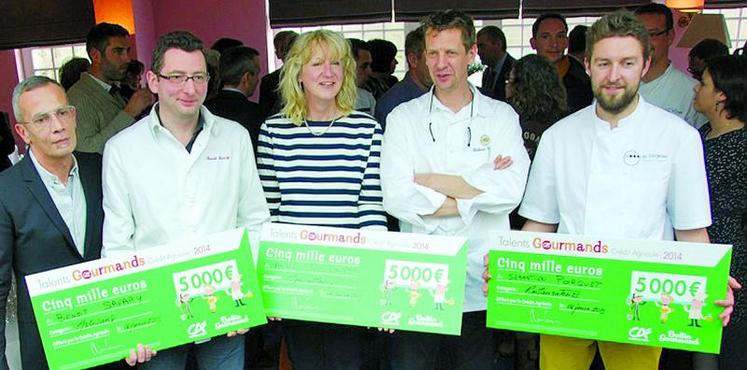 Anne Poupart, productrice de safran en baie de Somme, 
premier prix en agriculture et les deux autres lauréats.