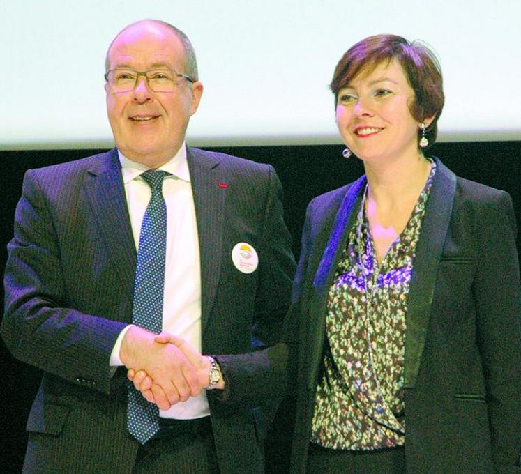 Philippe Mangin, président de Coop de France, et Carole Delga, secrétaire d’Etat à l’Economie sociale et solidaire au Congrès de Coop de France.