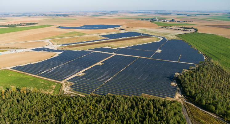 La centrale solaire d’Athies-Samoussy est une réponse en matière d’énergies renouvelables et une réponse face  à l’indépendance des énergies fossiles. 