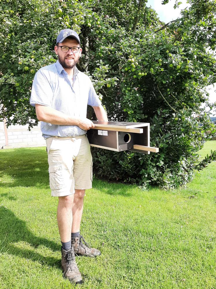 Elie Vermersch et nichoir