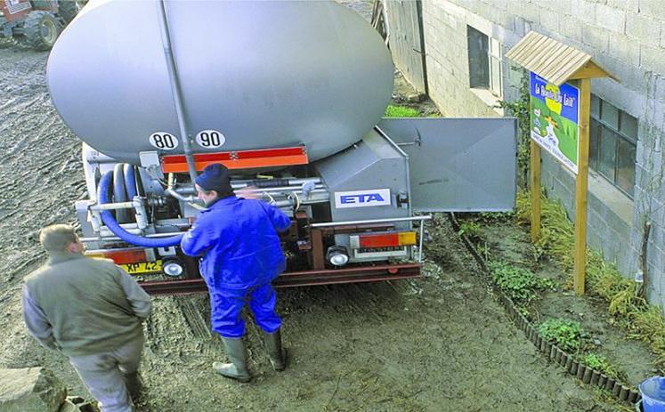 Les deux sites concernés par un projet de fermeture sont spécialisés dans la production de lait UHT  et d’ingrédients laitiers infantiles.