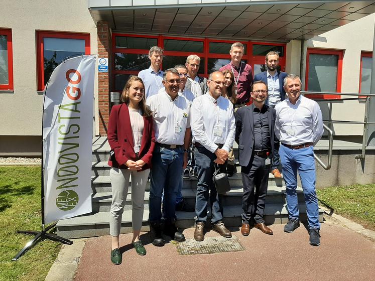 Le distributeur Lidl, la Chambre d’agriculture des Hauts-de-France, la coopérative Noriap et sa filiale Novial, le fabricant d’acides aminés Metex Noovistago ou encore le producteur d’insectes InnovaFeed sont associés depuis quelques mois dans une démarche de recherche d’alternatives au soja importé. 