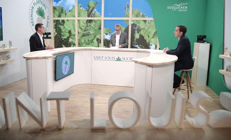 Les responsables de Saint Louis Sucre (SLS) – Thomas Nuytten, directeur betteravier à gauche – lors d’une réunion  en vision ouverte aux planteurs le mercredi 16 juin qui aura réuni plus d’un millier de participants. 