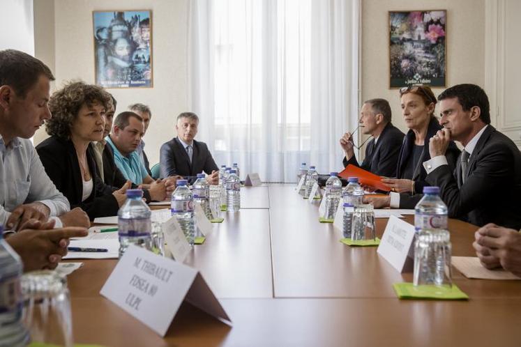 30 juillet, sous-préfecture d’Abbeville : le Premier ministre rencontre  les représentants de la Fdsea, de la Frsea et des JA.