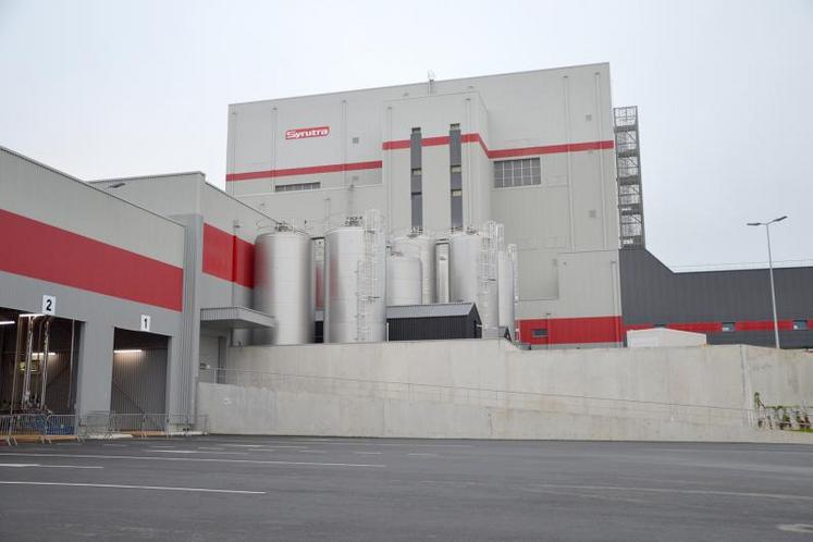 Le site de Carhaix est la seule usine de poudre de lait infantile détenue par Synutra, pour le lait de vache.