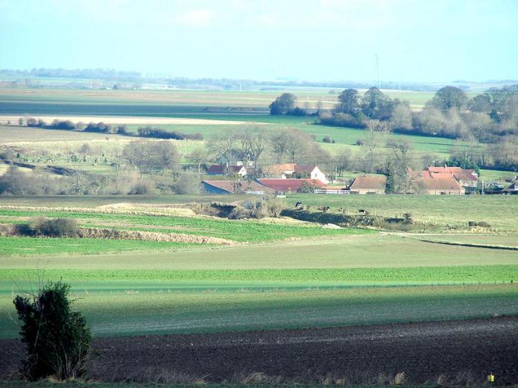 L’article 83 de la loi Egalim prévoit qu’à partir du 1er janvier 2020, soient régis les rapports des uns aux autres dans les campagnes, notamment dans les zones attenantes aux lieux habités.