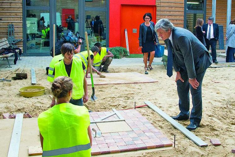 Temps d’échange avec des étudiants en formation paysagiste du lycée agricole de Saint-Germain-en-Laye, le 8 septembre dernier.